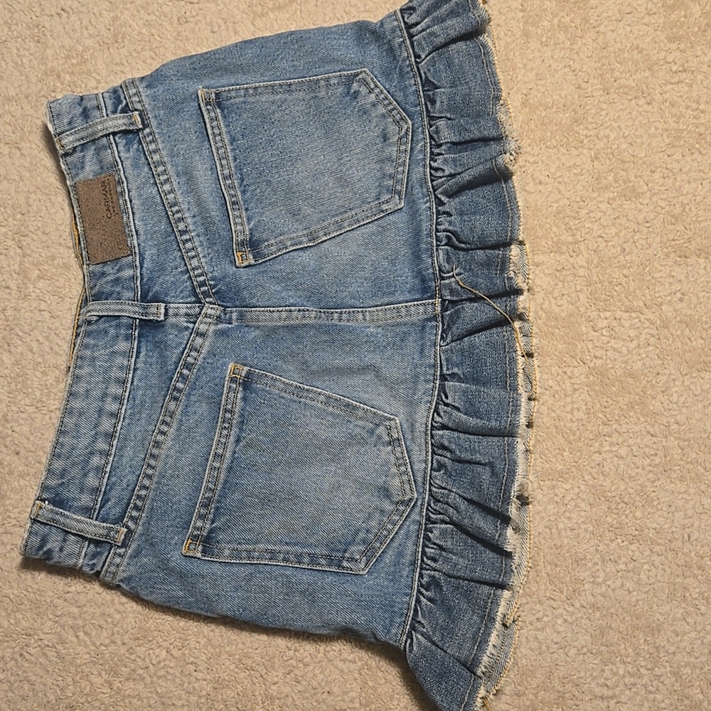 Ruffle hem denim mini skirt - Picture 2 of 3